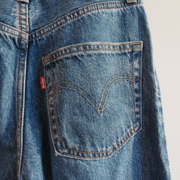LEVI'S Ribcage Pleated Cropped Wide Leg Jeans in Now and Then Wash - Size US 24 - Picture 13 of 15